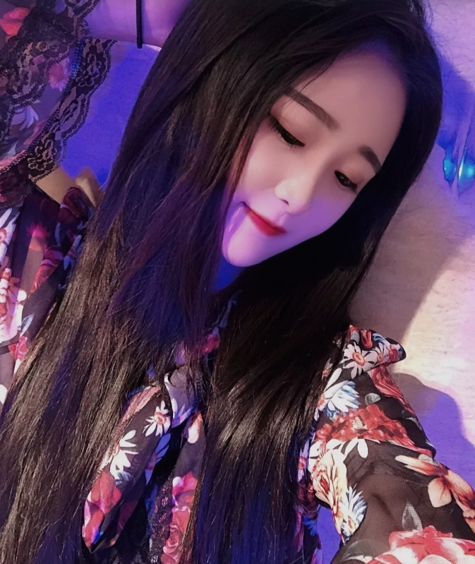 【辽宁&ndash;沈阳】鱼缸内疯狂骑驾双马尾白虎妹汁多B紧